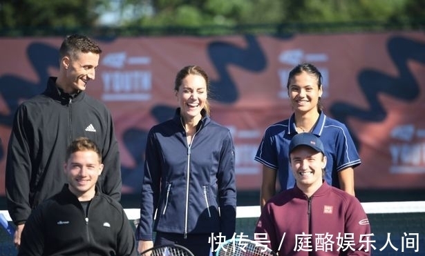 现不逊色于 现不逊色于