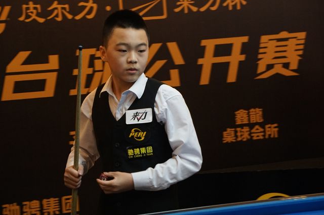 而孔德凭借 而孔德凭借